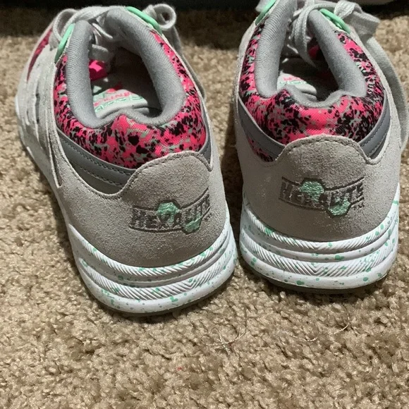 Adorable and Comfortable Reebok running shoes. - Picture 8 of 9